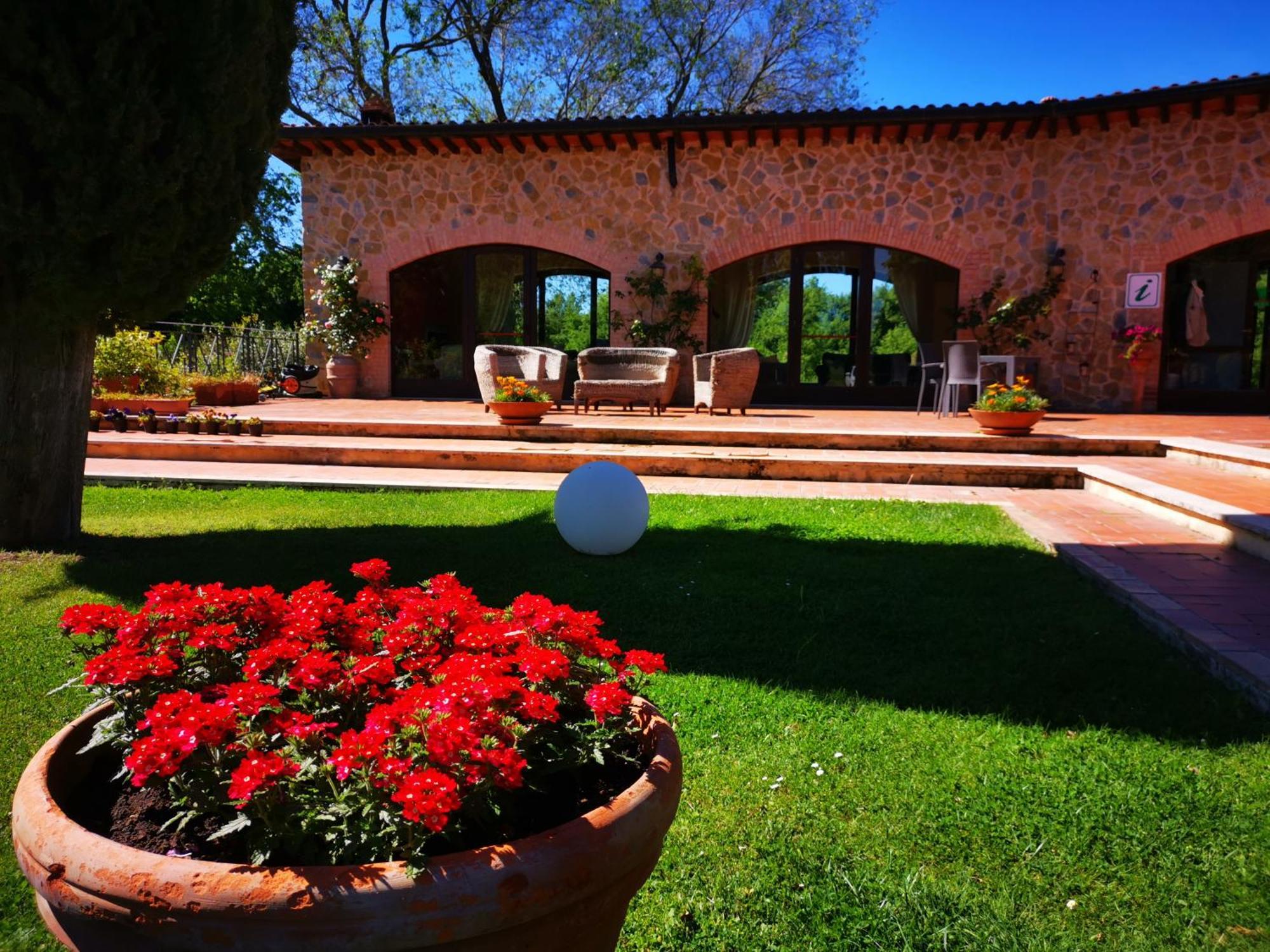 Agriturismo Podere S. Croce Saturnia Exterior foto
